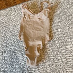 SKIMS Beige Shapewear Thong Bodysuit Sz Small